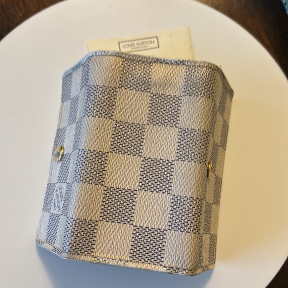 🤍💙 Louis Vuitton Damier Azur canvas key case Pre loved 💙🤍 - Picture 5 of 11